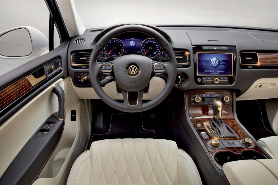  Volkswagen Touareg V8 TDi Gold Edition Concept 2011 года  (фото 2 из 6)